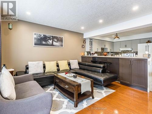 271 Thompson Road, Orangeville, ON - Indoor Photo Showing Living Room