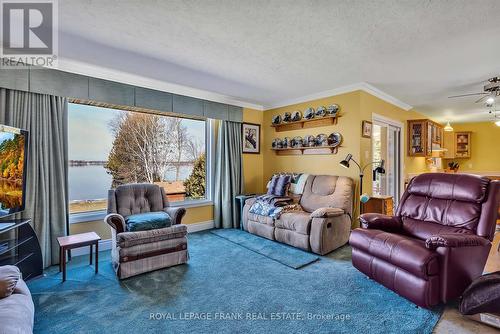 1790 Westview Point Road, Smith-Ennismore-Lakefield, ON - Indoor Photo Showing Living Room