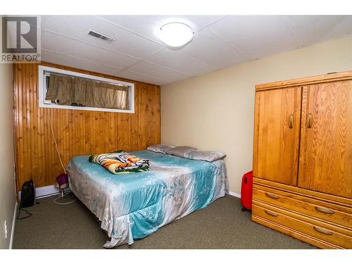 512 Third Street W, Revelstoke, BC - Indoor Photo Showing Bedroom
