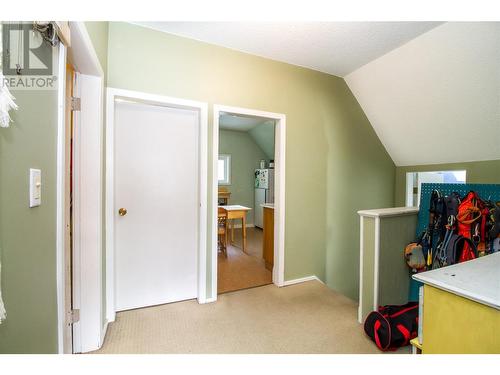 512 Third Street W, Revelstoke, BC - Indoor Photo Showing Other Room