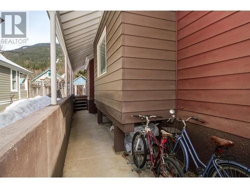 512 Third Street W, Revelstoke, BC - Outdoor With Exterior