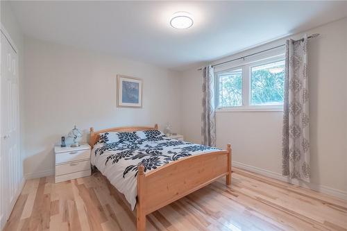 5662 Wesson Road S, New Tecumseth, ON - Indoor Photo Showing Bedroom