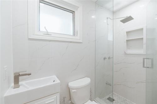 5662 Wesson Road S, New Tecumseth, ON - Indoor Photo Showing Bathroom