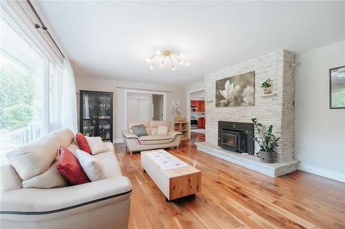 5662 Wesson Road S, New Tecumseth, ON - Indoor Photo Showing Living Room With Fireplace