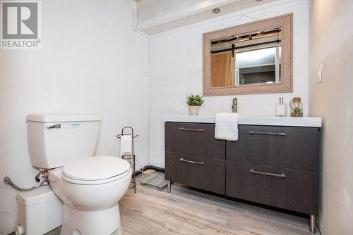 110 Ratton Avenue, Deep River, ON - Indoor Photo Showing Bathroom