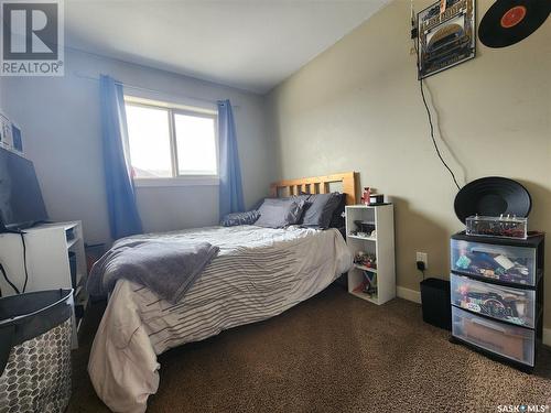 11 880 5Th Street Ne, Weyburn, SK - Indoor Photo Showing Bedroom