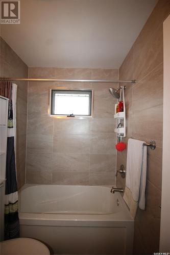 129 Tamarack Avenue N, Eastend, SK - Indoor Photo Showing Bathroom
