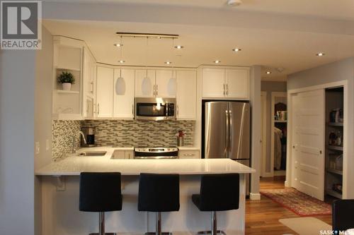 301 2300 Broad Street, Regina, SK - Indoor Photo Showing Kitchen With Upgraded Kitchen