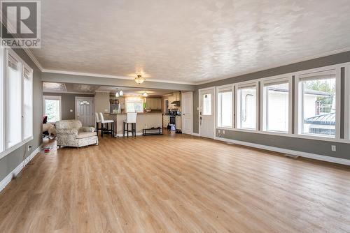 8625 Lynn Drive, Prince George, BC - Indoor Photo Showing Living Room
