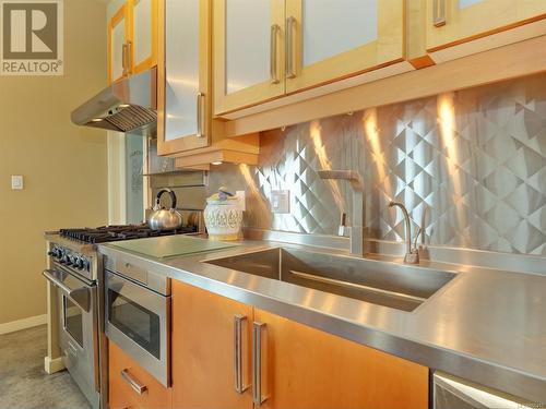 412 455 Sitkum Rd, Victoria, BC - Indoor Photo Showing Kitchen With Double Sink