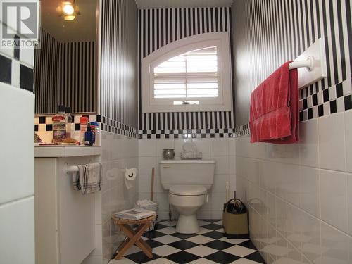 4614 Fuller Road, Kelowna, BC - Indoor Photo Showing Bathroom