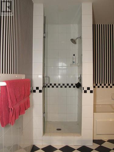 4614 Fuller Road, Kelowna, BC - Indoor Photo Showing Bathroom