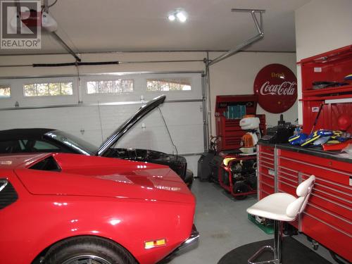 4614 Fuller Road, Kelowna, BC - Indoor Photo Showing Garage