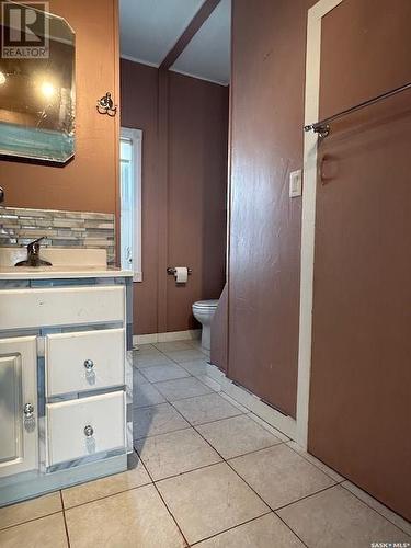 305 Louis Street, Neudorf, SK - Indoor Photo Showing Bathroom