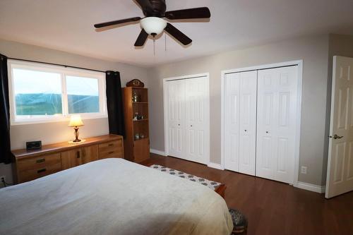 2275 Selkirk Place, Grand Forks, BC - Indoor Photo Showing Bedroom