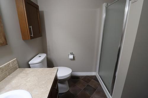2275 Selkirk Place, Grand Forks, BC - Indoor Photo Showing Bathroom