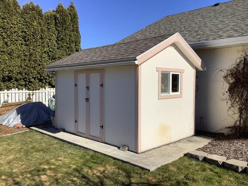 2275 Selkirk Place, Grand Forks, BC - Outdoor With Exterior