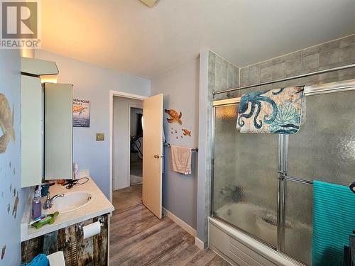 115 Valleyview Crescent, Tumbler Ridge, BC - Indoor Photo Showing Bathroom