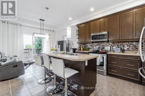 12 Bankfield Cres, Hamilton, ON - Indoor Photo Showing Kitchen With Upgraded Kitchen