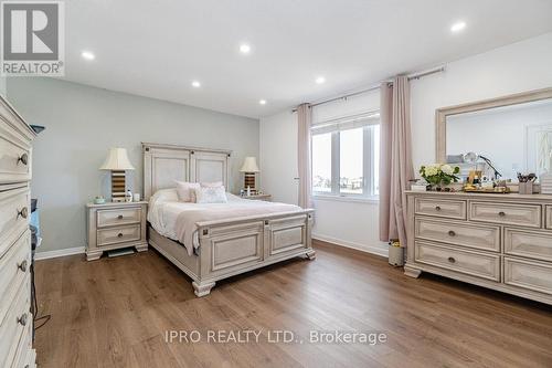 12 Bankfield Cres, Hamilton, ON - Indoor Photo Showing Bedroom