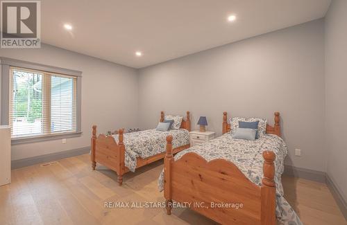 228 Riverside Dr, Kawartha Lakes, ON - Indoor Photo Showing Bedroom