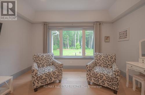 228 Riverside Dr, Kawartha Lakes, ON - Indoor Photo Showing Other Room