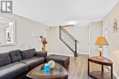 #3 -1010 Fanshawe Park Rd E, London, ON - Indoor Photo Showing Living Room