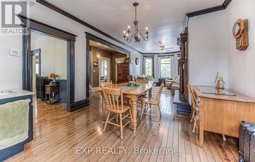 30 Head St, Mapleton, ON - Indoor Photo Showing Dining Room