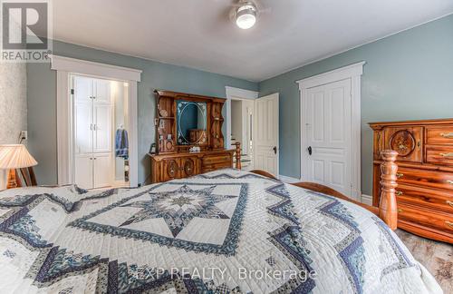 30 Head St, Mapleton, ON - Indoor Photo Showing Bedroom