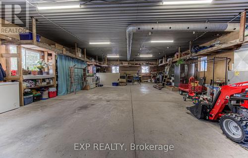 30 Head St, Mapleton, ON - Indoor Photo Showing Garage