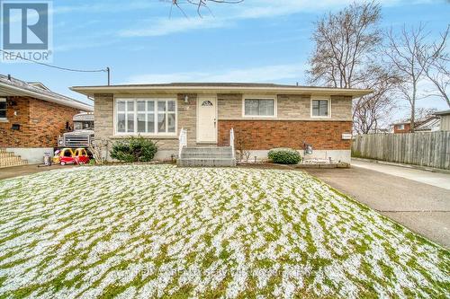2 Anderson St, St. Catharines, ON - Outdoor