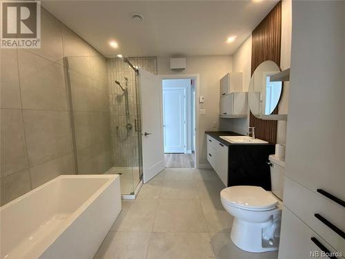 36 Rue Volpé, Edmundston, NB - Indoor Photo Showing Bathroom