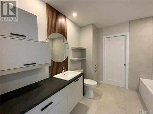 36 Rue Volpé, Edmundston, NB - Indoor Photo Showing Bathroom