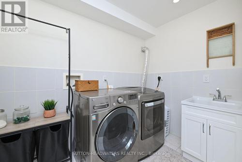 24 Emeline St, Caledon, ON - Indoor Photo Showing Laundry Room