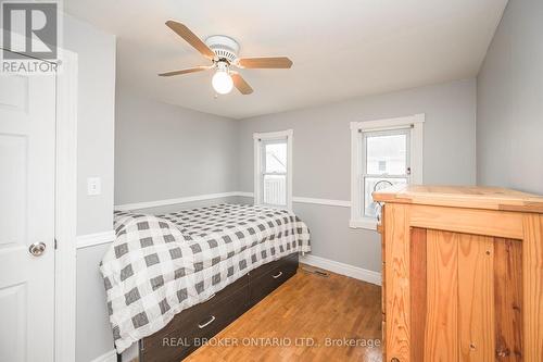 25 Sharpe Ave, Welland, ON - Indoor Photo Showing Bedroom
