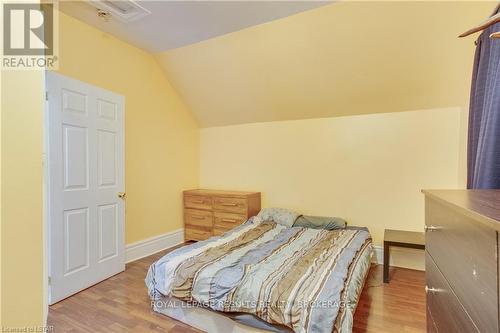 14 Alma St, St. Thomas, ON - Indoor Photo Showing Bedroom