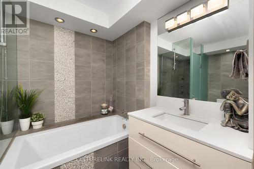 #1608 -25 Maitland Ave, Toronto, ON - Indoor Photo Showing Bathroom