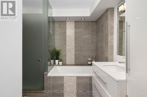 #1608 -25 Maitland Ave, Toronto, ON - Indoor Photo Showing Bathroom