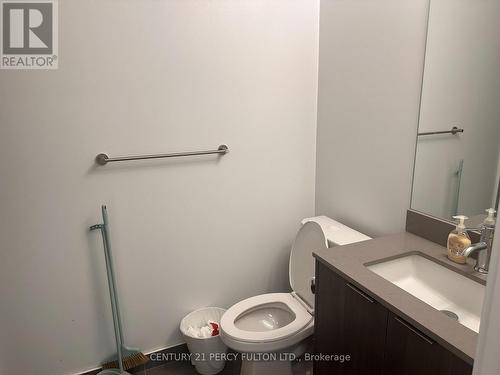 513 - 38 Forest Manor Road, Toronto, ON - Indoor Photo Showing Bathroom