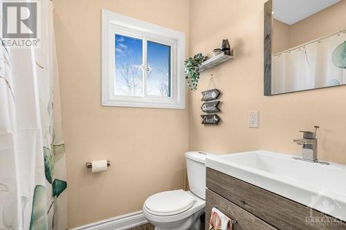 4010 Dunning Road, Ottawa, ON - Indoor Photo Showing Bathroom