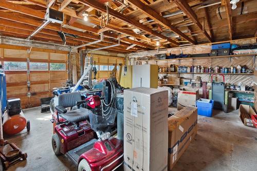 1176 Marshall Road, Castlegar, BC - Indoor Photo Showing Garage