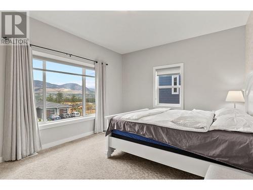 671 Yorkville Street, Kelowna, BC - Indoor Photo Showing Bedroom