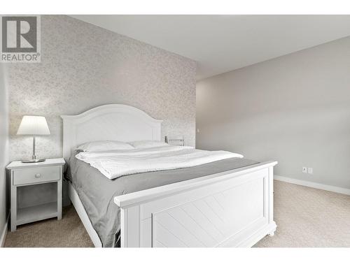 671 Yorkville Street, Kelowna, BC - Indoor Photo Showing Bedroom