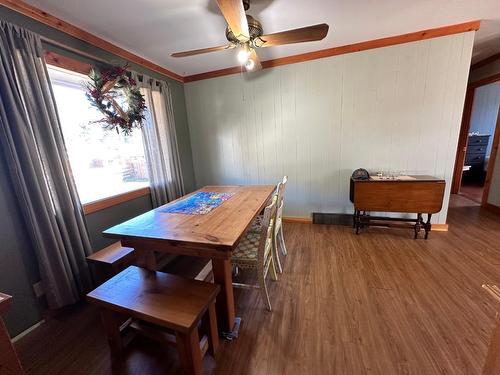 770 9Th Avenue, Montrose, BC - Indoor Photo Showing Dining Room