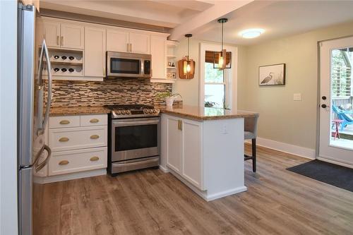 7 Thirteenth Street W, Simcoe, ON - Indoor Photo Showing Kitchen With Upgraded Kitchen