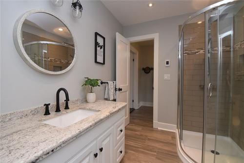 7 Thirteenth Street W, Simcoe, ON - Indoor Photo Showing Bathroom