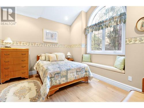 3638 Parri Road, Tappen, BC - Indoor Photo Showing Bedroom