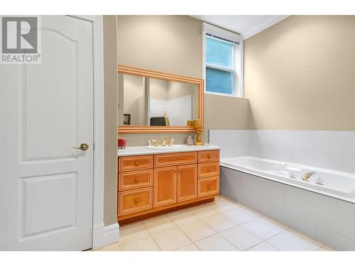 3638 Parri Road, Tappen, BC - Indoor Photo Showing Bathroom