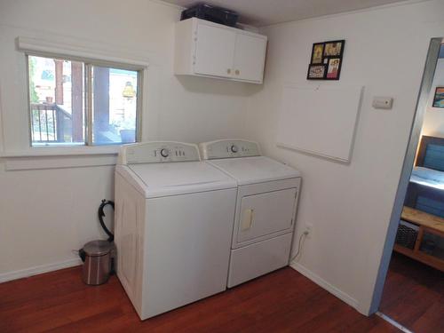 113 Ferry Avenue, Castlegar, BC - Indoor Photo Showing Laundry Room