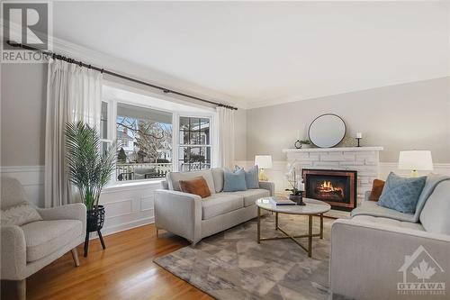 760 Lonsdale Road, Ottawa, ON - Indoor Photo Showing Living Room With Fireplace